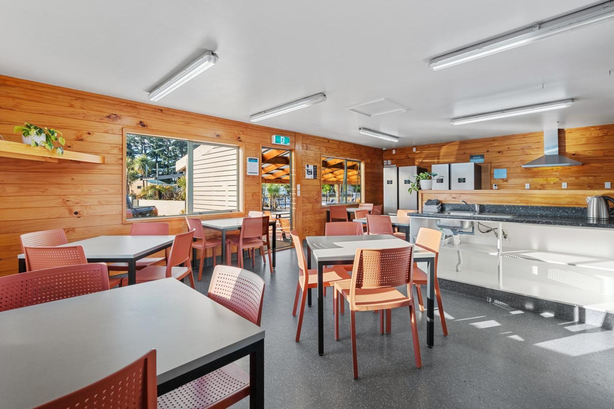 Tasman Holiday Parks - Роторуа Екстериор снимка